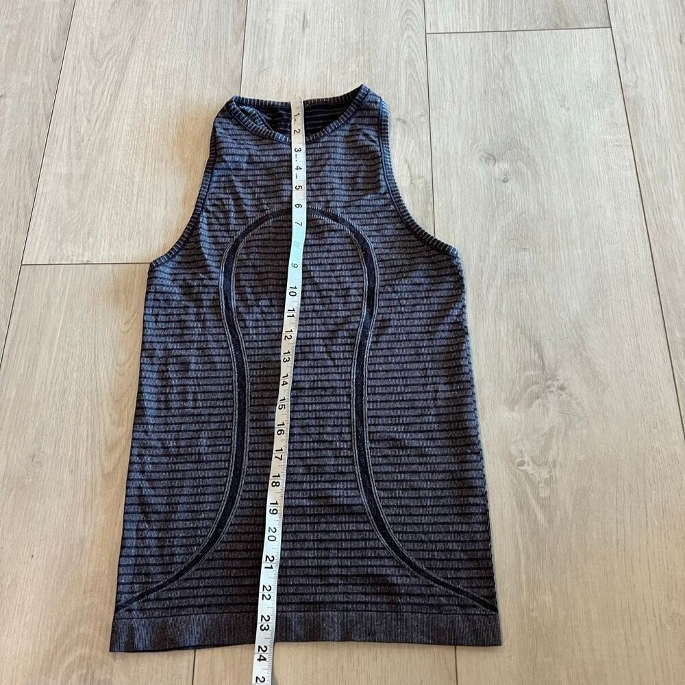 Lululemon Run: Swiftly Tech Tank Size 2 - image 2